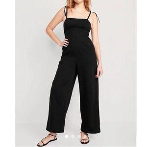 Tie-Shoulder Corset Cami Jumpsuit Old Navy Black. Small.